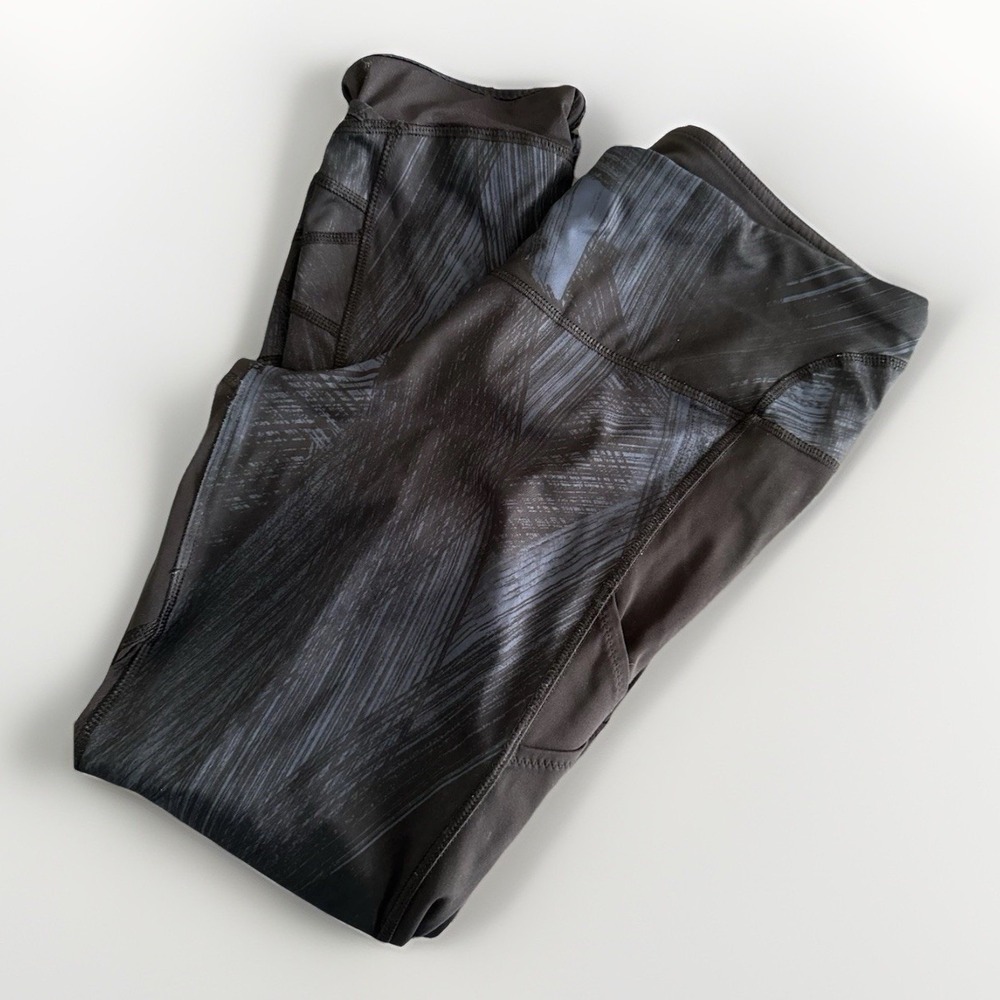 LULULEMON Size 8 Black With Pattern 25" Forget The Sweat Mesh Athletic‎ Leggings